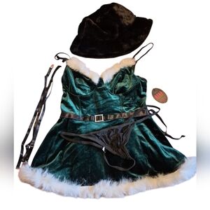 Avid Love Green Velvet Holiday Lingerie Set